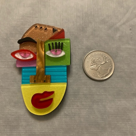 Vibrant Acrylic Geometric Face Brooch/Pin - Picture 3 of 3